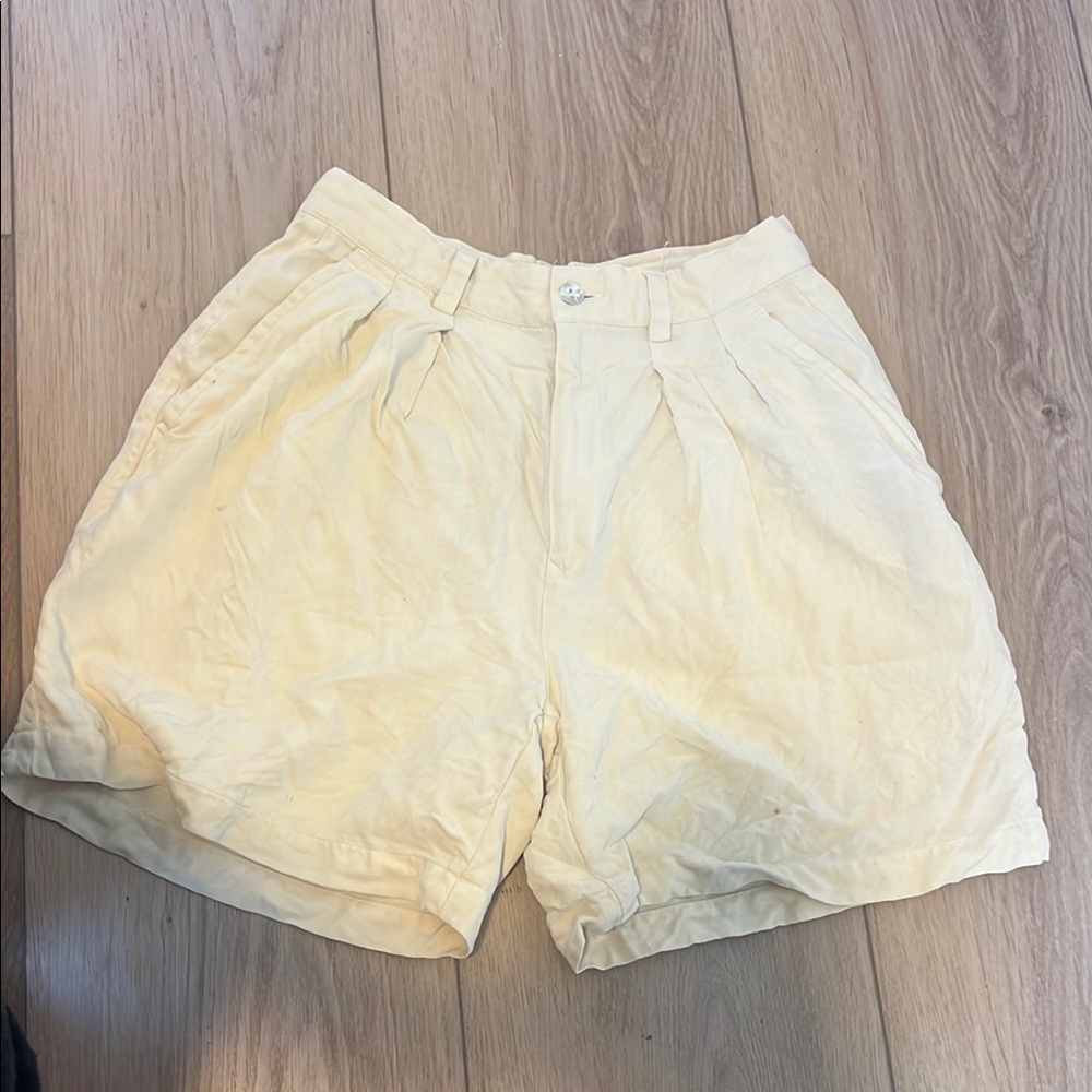 Tommy Bahama Women's Cream Bermudas
